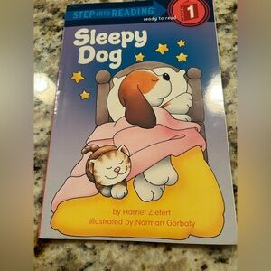 Sleepy Dog Storybook for Kids step Into reading level one